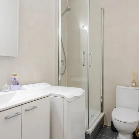 Le Val Fleuri Calme Et Terrasse Apartmán Cannes